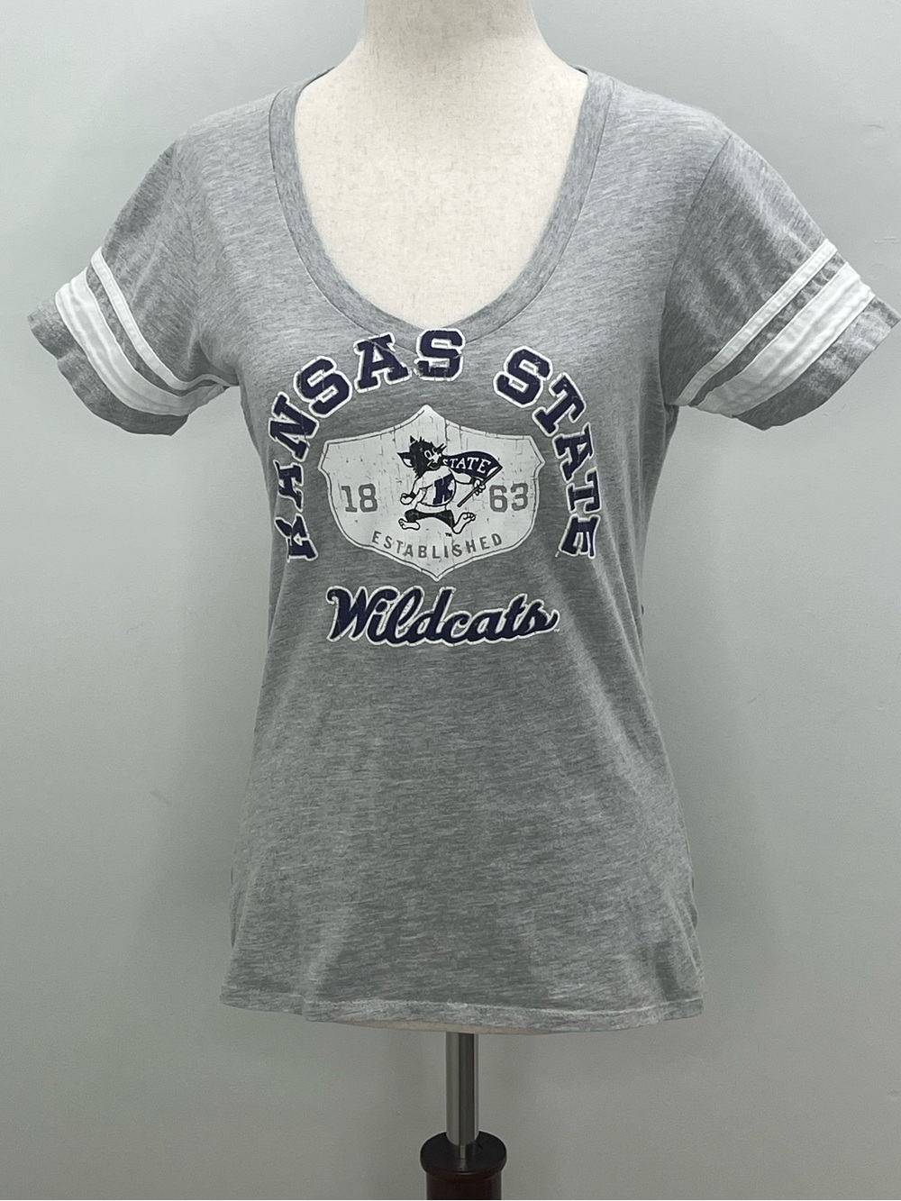 Champion Kansas State Wildcats Women’s Gray Striped Sleeve V-Neck T-Shirt Small